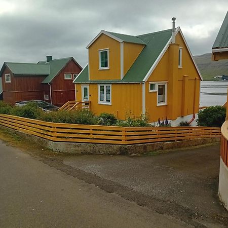 Det Lille Gule Hus Villa Trongisvagur ภายนอก รูปภาพ