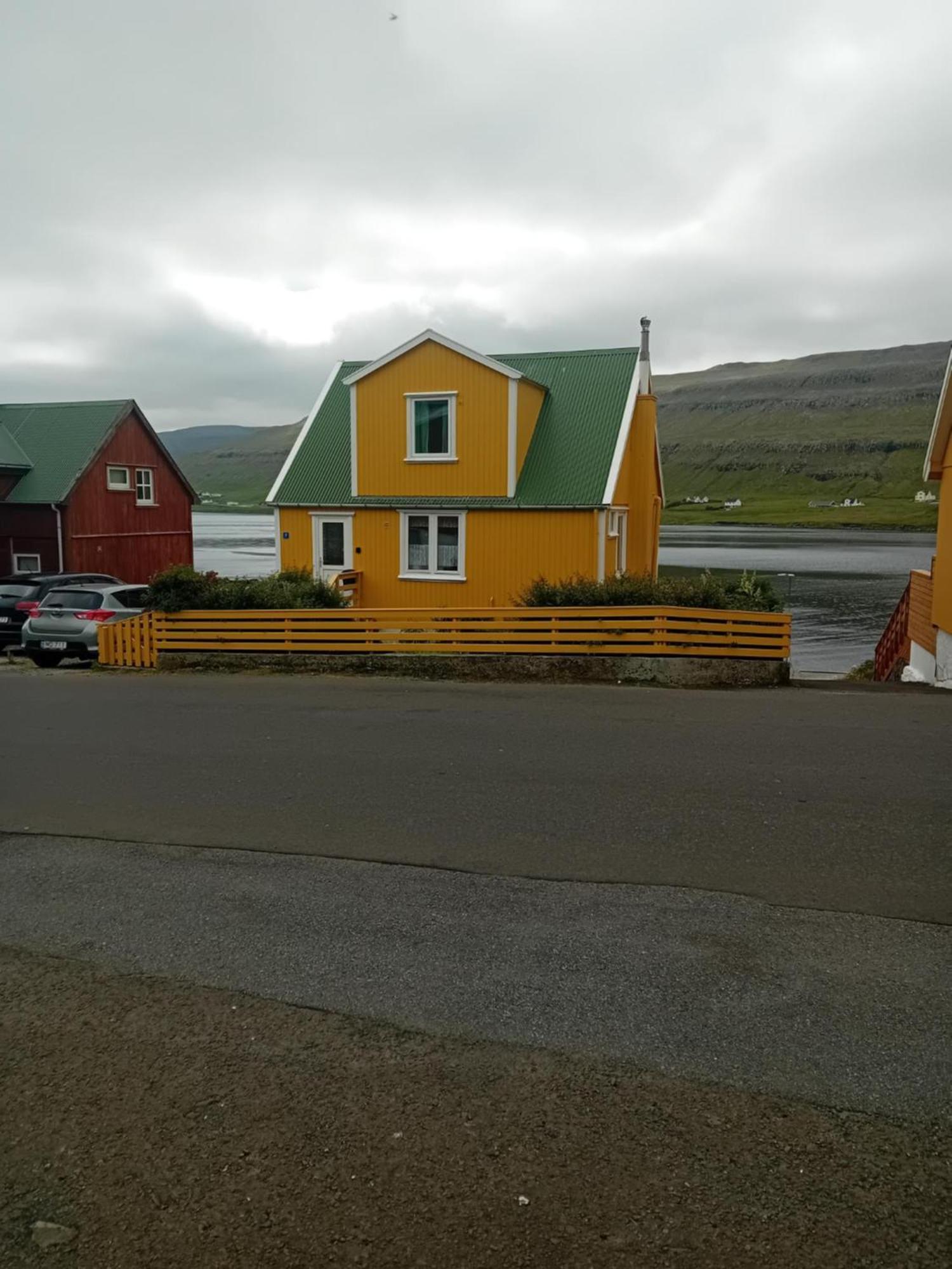 Det Lille Gule Hus Villa Trongisvagur ภายนอก รูปภาพ