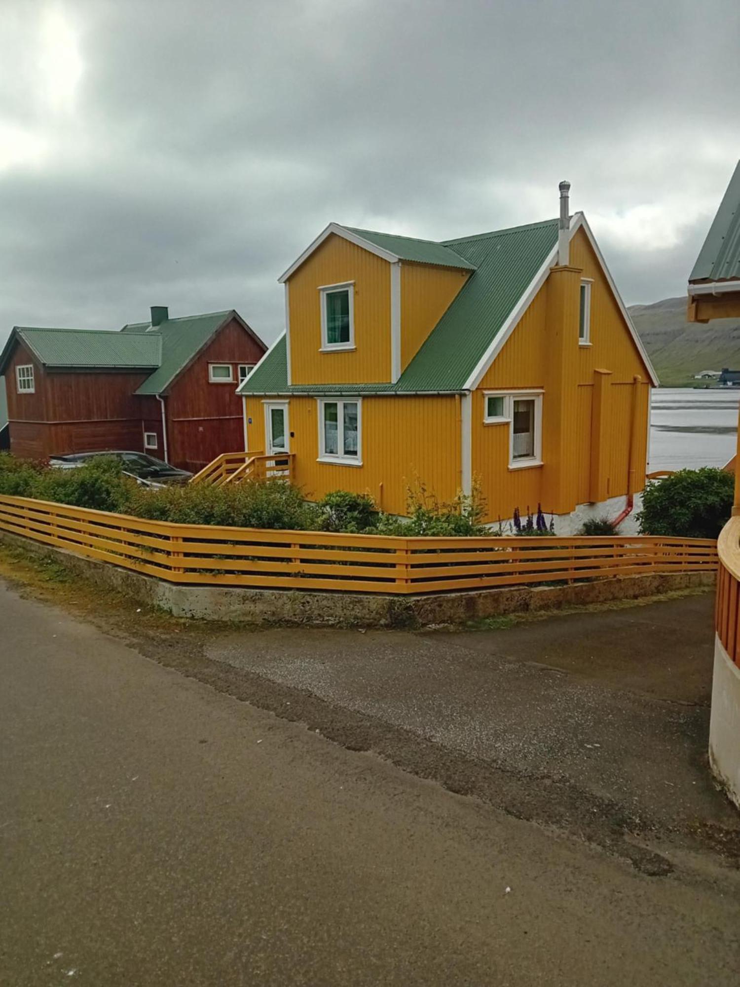Det Lille Gule Hus Villa Trongisvagur ภายนอก รูปภาพ