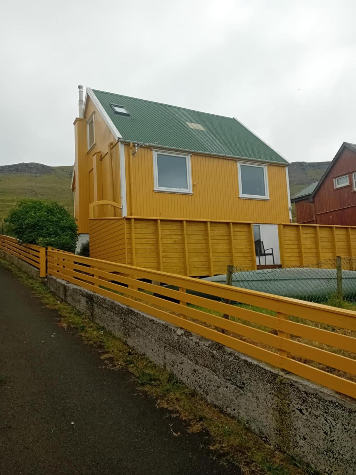 Det Lille Gule Hus Villa Trongisvagur ภายนอก รูปภาพ